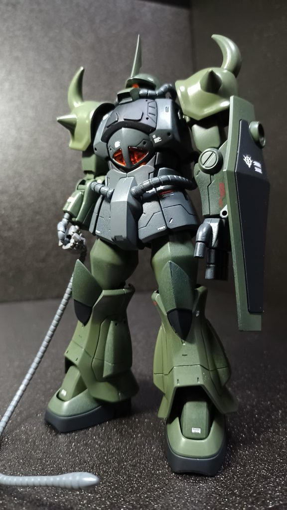 ジオン系のモビルスーツってあおりで撮ると重厚感というか威圧感が出て格好良いですよね(zaku-kao5)