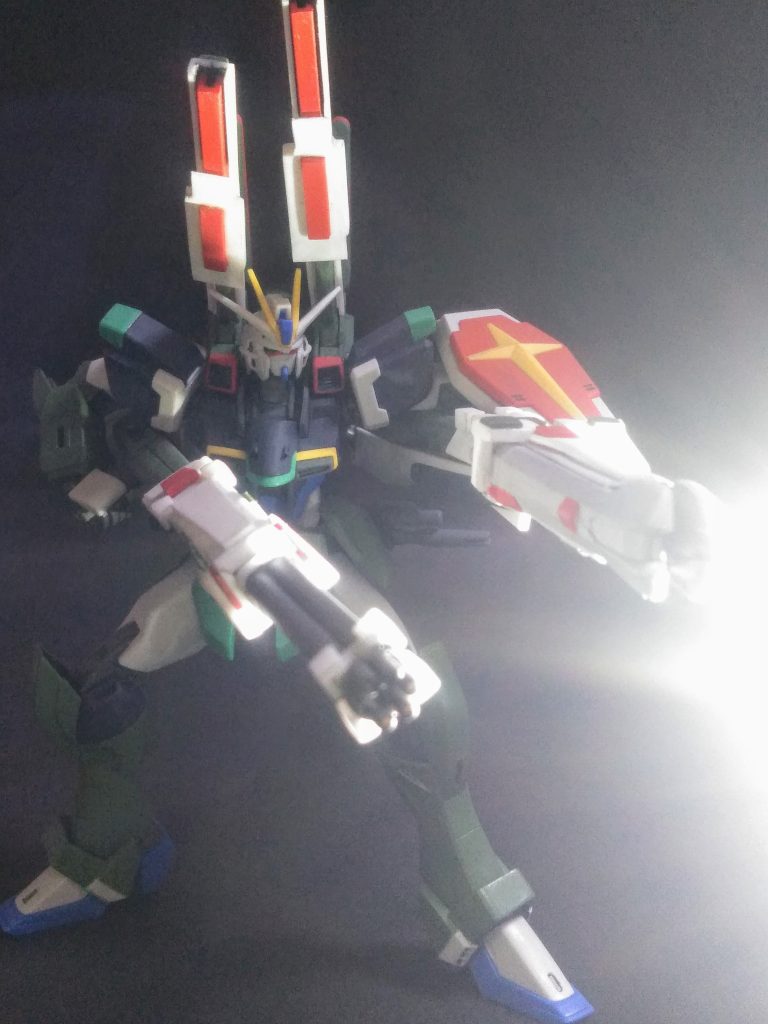 肩部に装備された2門のレールガンも折角だから射程延長用に砲身を足しときますね 😏此にて『長モノ武装絶対信者』の為の布教活動も完了です❗ 👍😆🎶🎶🎶