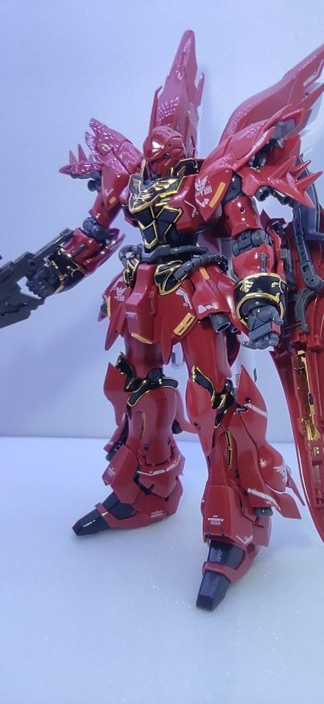 相変わらずのRGのパーツ数の多さに戸惑いながらも着々と組み上げていくと共に満足感が😁