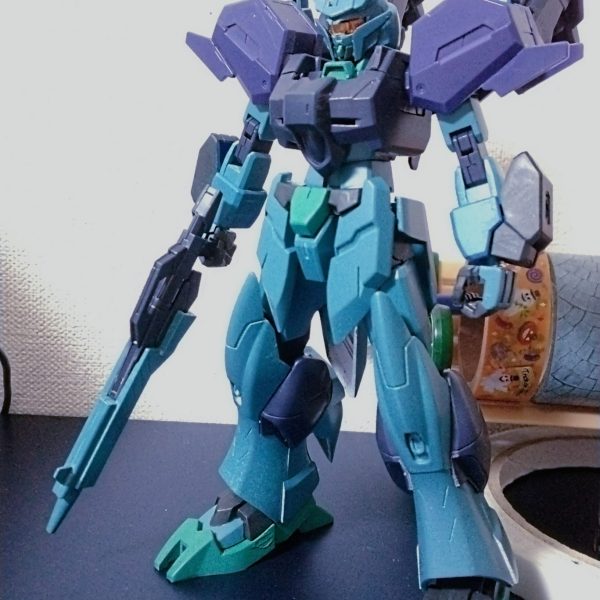 フェイクニューベースで量産型ニューガンダムモチーフのガンプラ製作中。フェイク(ニセモノ)ではなく模倣品としてのING…Imitated Nu Gundamとする予定。 （2枚目）