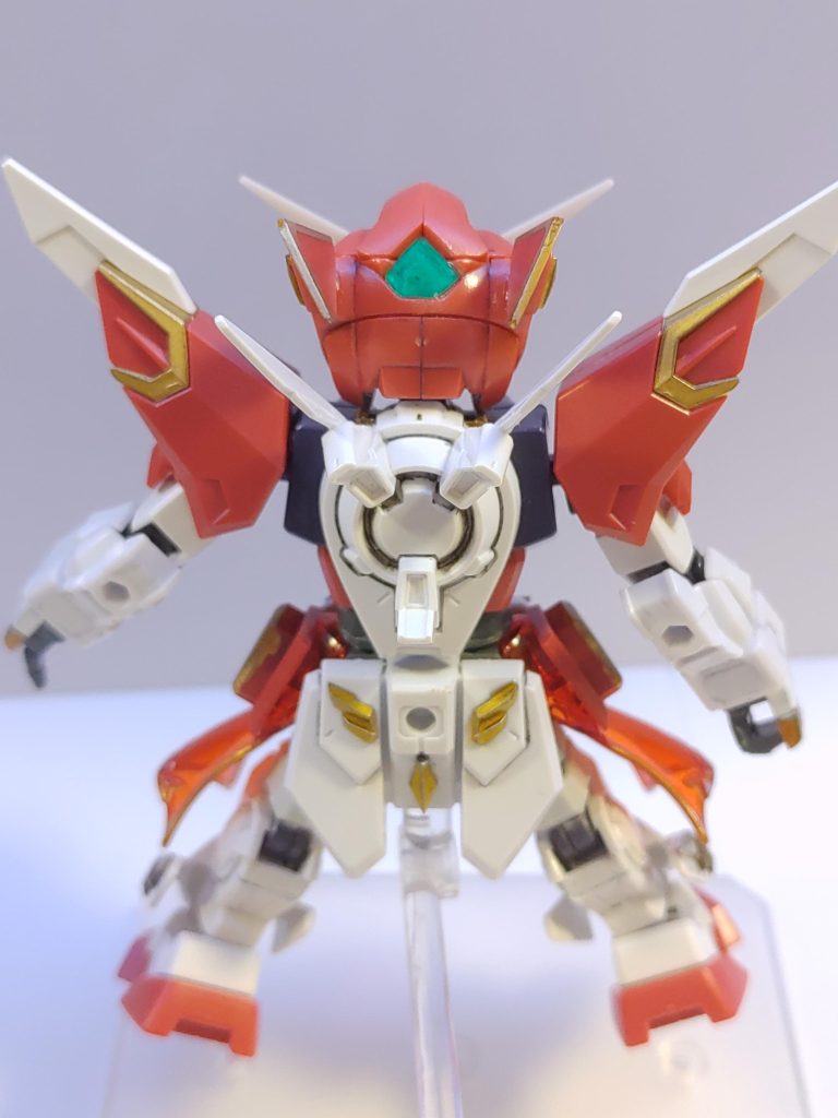 スリースラスター上部のすき間隠しに、ジークルーネのアンテナを付けてみたのがファンタジーに舵を切った切っ掛けでした。