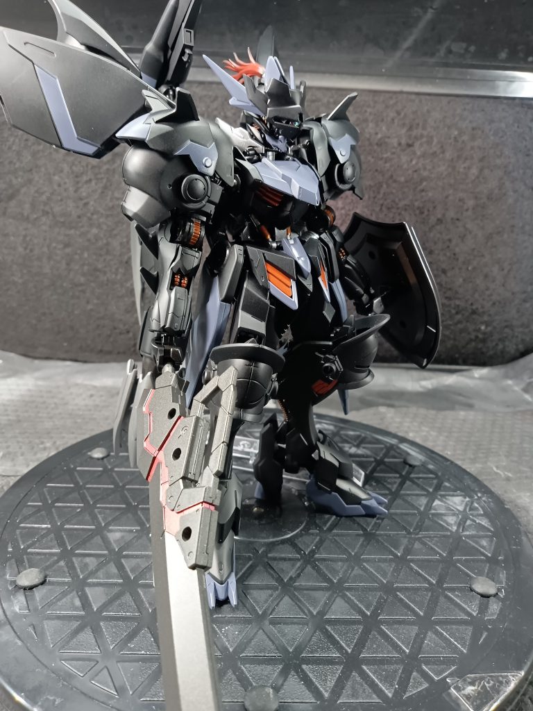 メインウェポンの簡易ＮＴＤ発動型大剣ですニュータイプというか脅威と感じると発動します