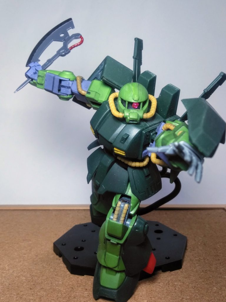 でも『ザク』を冠する機体なのだから『ヒートホーク』も装備してミタイです 😚なので『Zガンダム武器セット』より 😌 ああっ!コレコレ❗❗ 😍💕💕