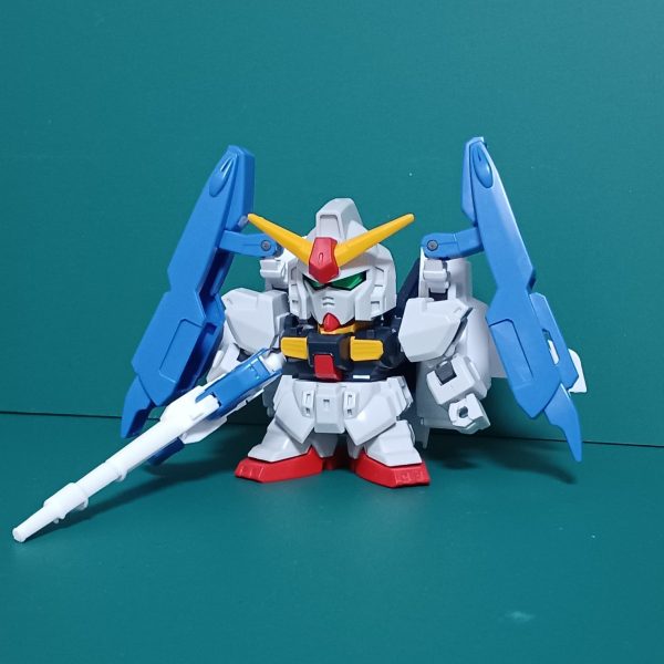 SDのスーパーガンダム を作りはじめました。まずは仮組みで。マーク2は知ってましたけど、スーパーガンダムは知らなかったんですがｶｯｺｲｲですね。少しいじってから色塗りできればと思います（1枚目）