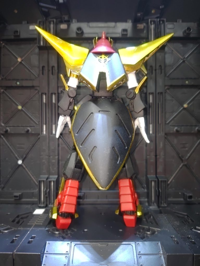 「まあ良い、しかしこれはちょっと恥ずかしくないか?」「いえ、お美しいハマーン様にたいへんお似合いです。」「では、慣らし運転と行こうか!」