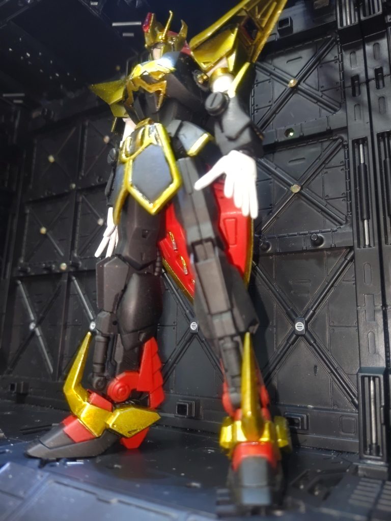 「こちらです。」「なっ」「私がアナハイムからチョロまかしてきた部品を使って、アクシズの象ち」「まっ待て!コックピットもいじくったのか!」