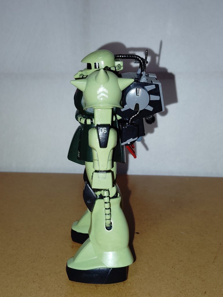 HGUC版のサイドビューです。 ザク・マインレイヤーのバックパックを製作するのは今回が初めてでしたが、後発キットだけあって、かなり出来が良いです。 ひょっとしたら、旧キットMSVの高機動型ザクより好みのデザインかもしれません。