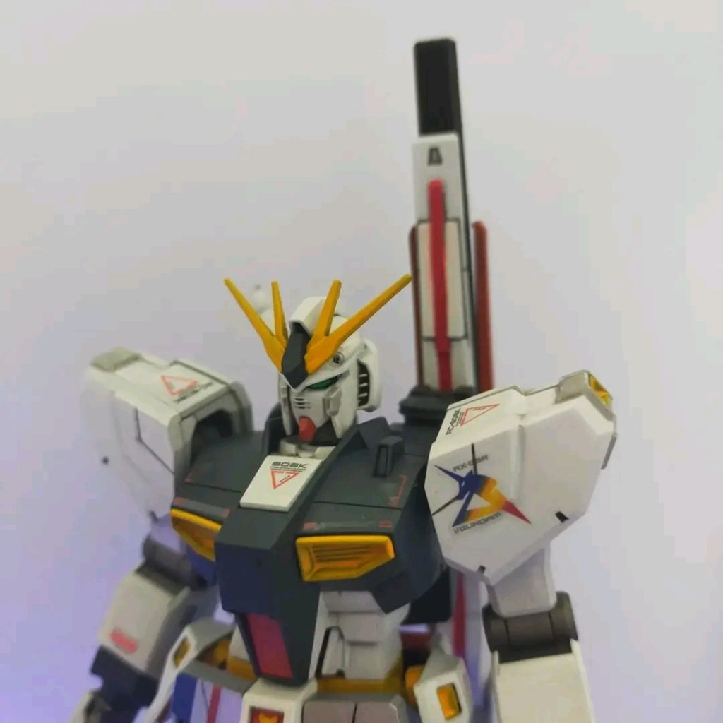 エナメル塗料で多少塗分もしています。