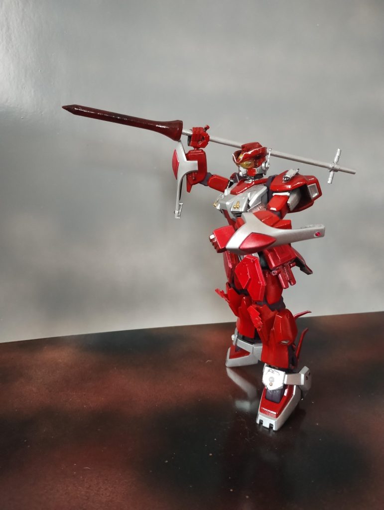 レッドアロー。風をつんざきどんなモビルスーツも串刺しだ!ゴルフで使うティーと団子の串で作成しました。*暴走したレッドガンダムはサイド2の廃コロニーに破棄処分された。そこで同様に破棄されたモビルスーツと日々闘っている、という空想で以下「レッドファイト」です。