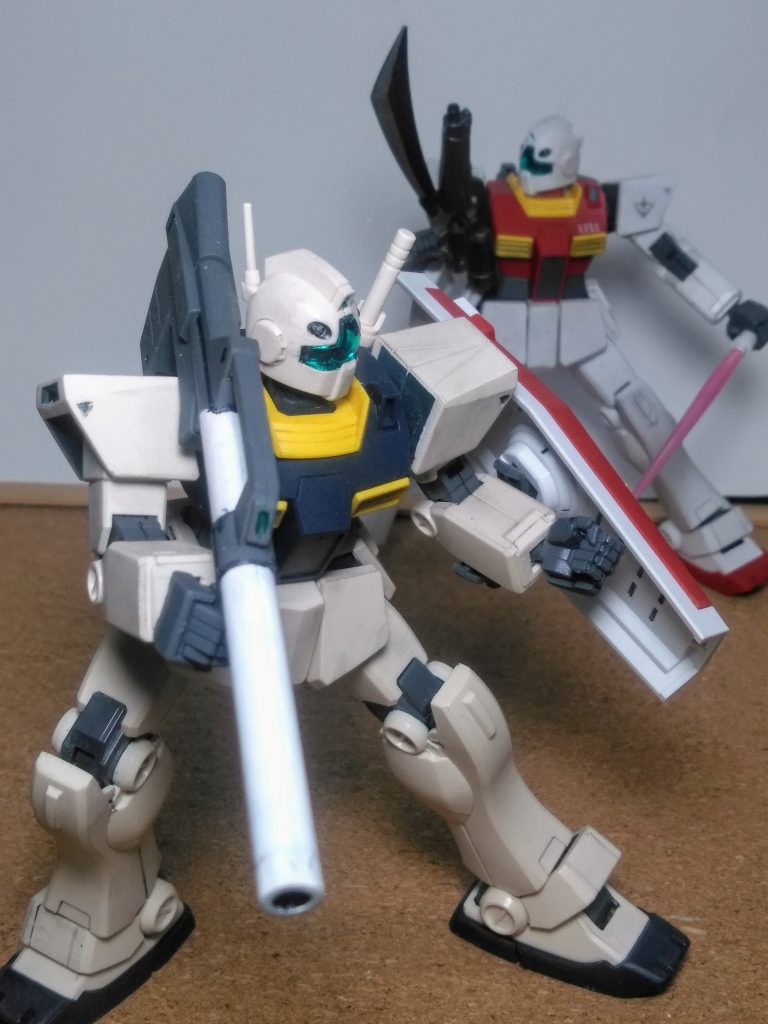 この時期の標準的なバズーカもイケますよ 😃💗 バズーカの造形(旧キットのモノ)が貧弱なので迫力にチョッとカケルかな 😅