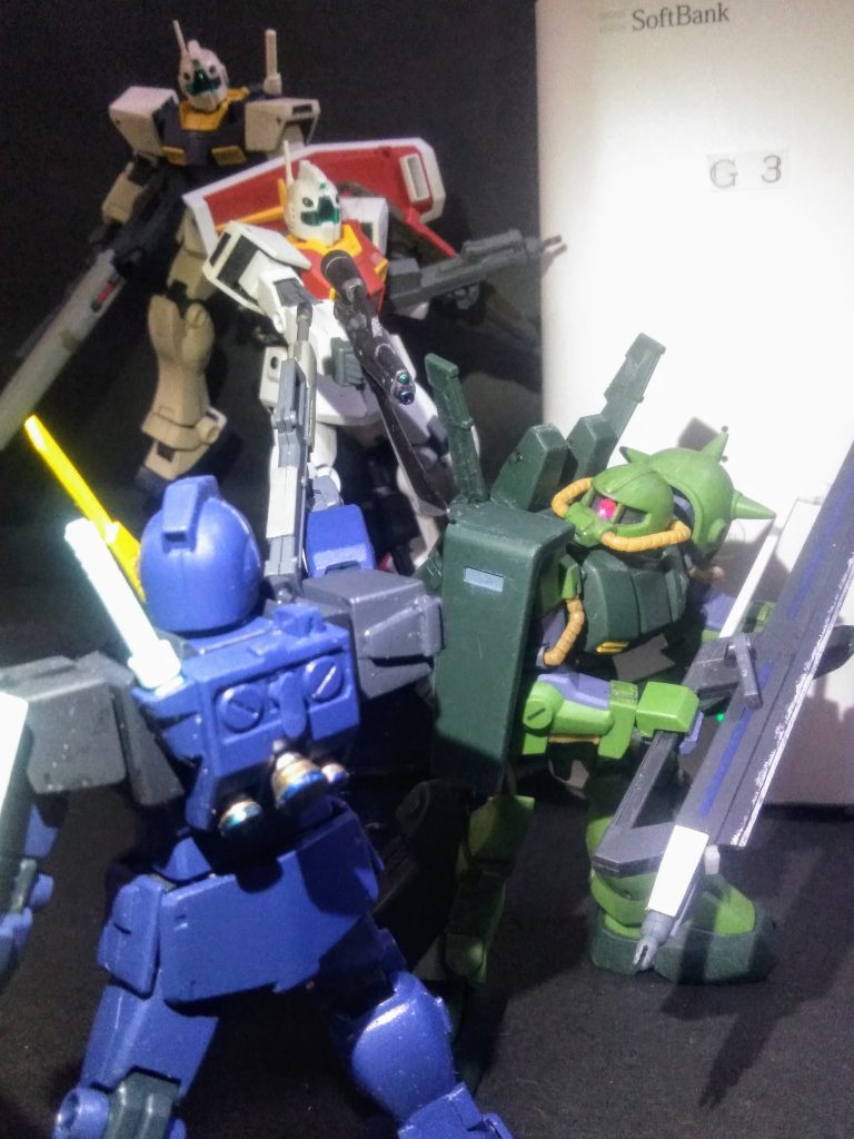 0085年 7 月 31 日唾棄すべき行為を続ける『ティターンズ』は反連邦デモ鎮圧の為に『 G 3 ガス』を『サイド 1 の 30 バンチコロニー』に注入し『民間人1500万人を虐殺』しようと画策。折しもこの作戦の支援に参加していた『アルカード・ハロウィン "元" 大尉』(デラーズ紛争に於て、重要機密に触れた為、降格、左遷される)は事態の成り行きを知り、作戦指揮官である『ドクオ・マクゾ 大尉』を諫め止めようと、銃口を向けた。その行為は反逆と捉えられ『アルカード "中"尉』は粛清の対称へ絶体絶命を向かえた瞬間、間合いに割って入る『ジム Ⅱ』が!『アルカード 中尉』を救う『戦士の名はカンユ・ウニキタ 大尉』彼は『エゥーゴからの遣いだ』と、騙る。 と、云うわけで妄想ζ 反旗を翻そう! ver, ζ を、晒してイコうと思います😤今回は『RMS-179 ジム Ⅱ』&『カンユ・ウニキタ 大尉』をご紹介 ✨😌✨