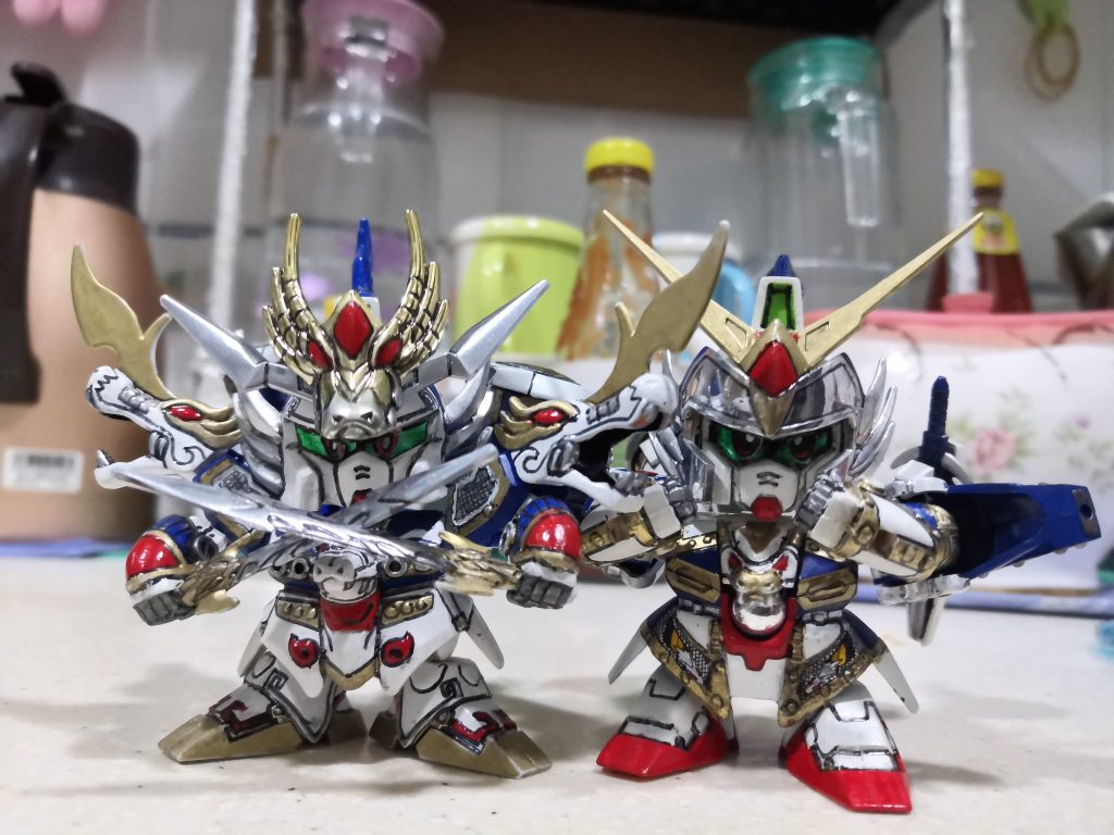 (gundam-kao3)當然喜歡BB戰士的話還可以縮回2頭身。