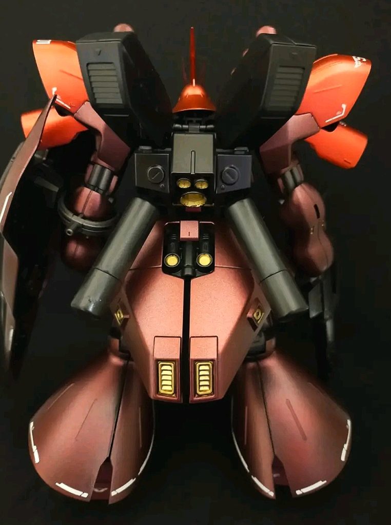 背面です。ゴールドで部分塗装をしました。