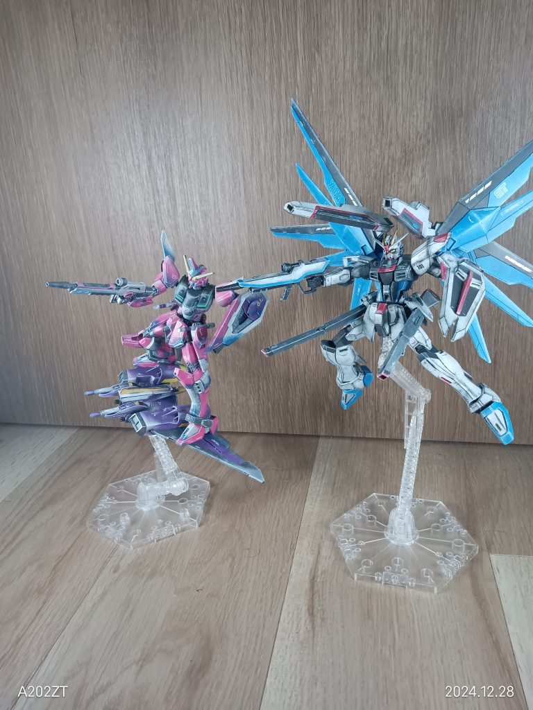 やっぱりフリーダムとジャスティスはつおいッ！HGCEフリーダムの箱絵の感じで。