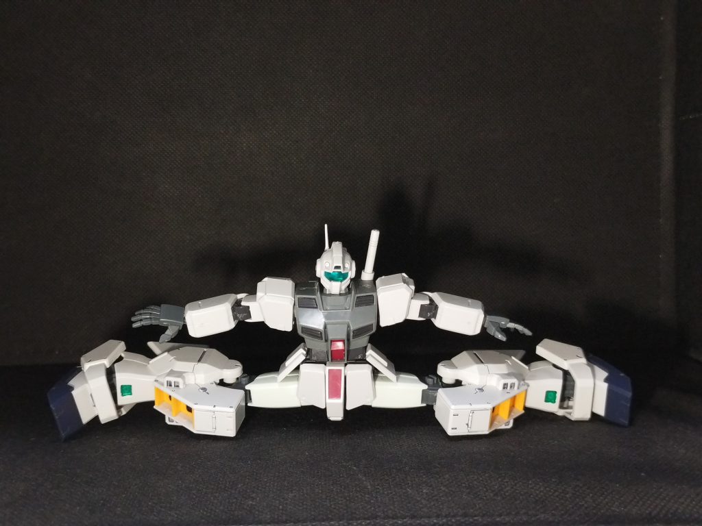 で、なぜ78の太腿を使ったかと言うとこれがあるんです。そう!180°開脚が、正直ジムやザクといった量産機で180°も開脚するようなポージングって個人的にはあまりすることがないと思うんですが今回これをメインで改造を進めました。前々から古いHGで股関節の改造や膝関節の二重関節化のアイデアはあったんですがなかなか実践できる機会がなかったので今回コイツでやらせてもらいました。