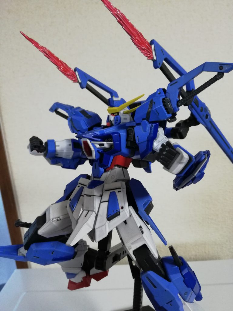 スキュラとレーザー砲（グリップエンドから撃つやつ）