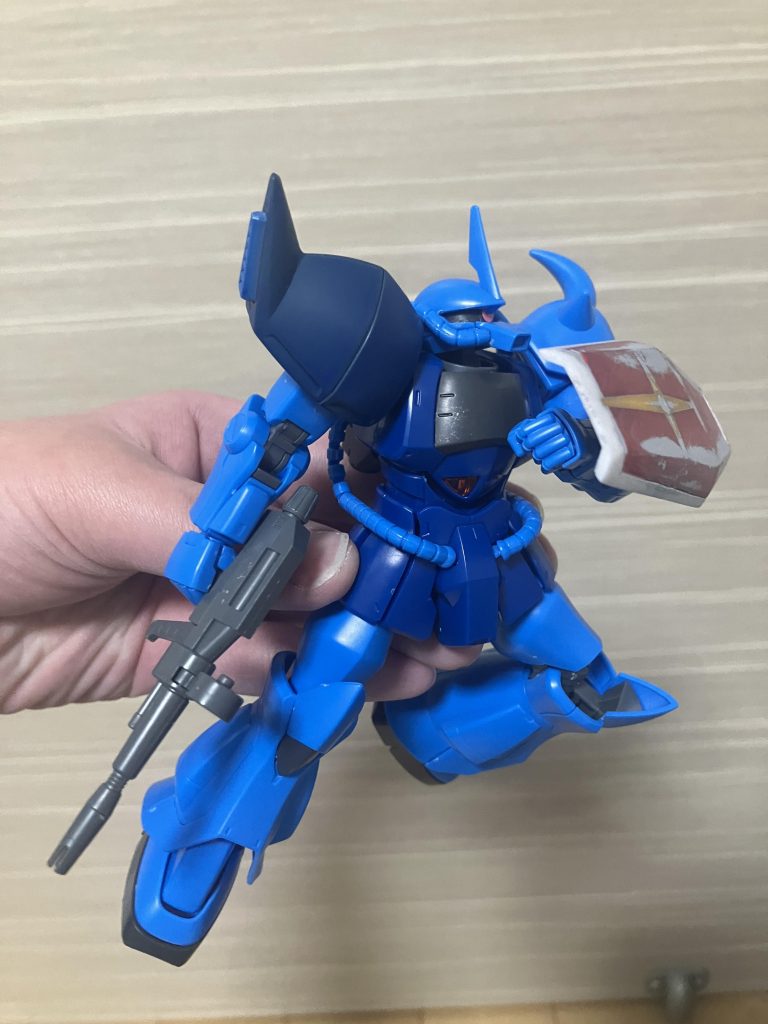 後は盾を塗装するだけです。