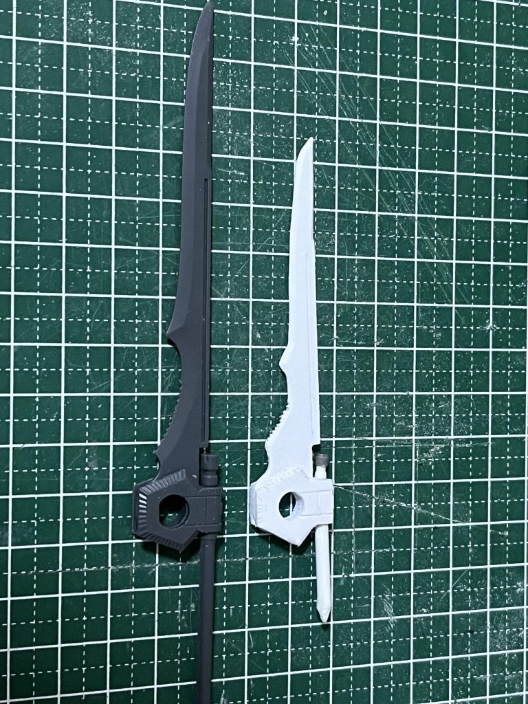 オプションセットのままでは流石に大きすぎたので参考にそのままプラ板から作りましたなんとか形にはなったかなぁと(gundam-kao5)