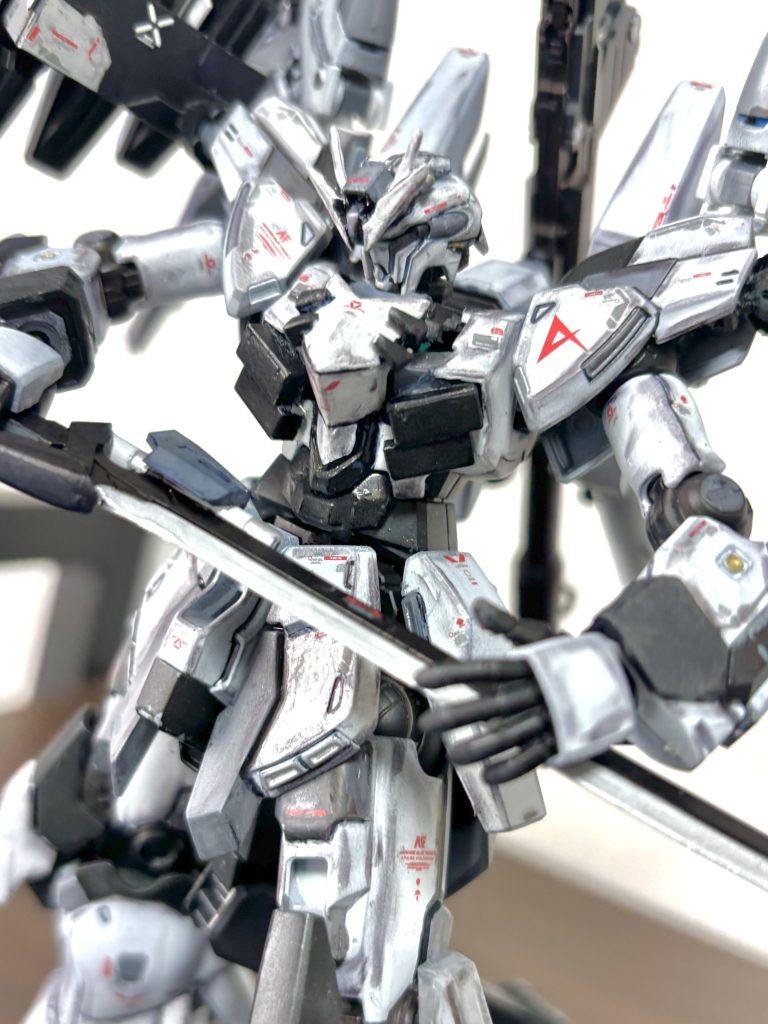 試験型対MS刀身アムロ的には実体剣ってどうなんですかね？とりあえず似合いそうなので装備しました笑