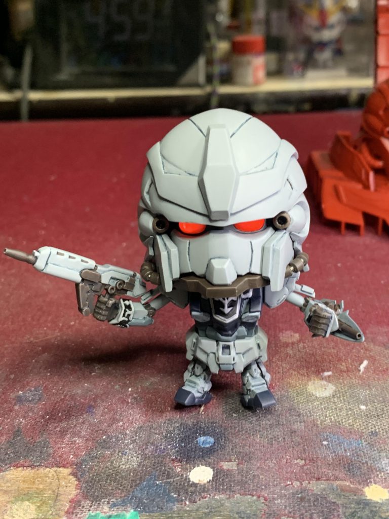 肩とひじに可動部位を追加しているので腕を開く動作とひじ曲げが可能です。二の腕と肩の繋ぎ目、前腕と拳の繋ぎ目も回転軸を追加しています。