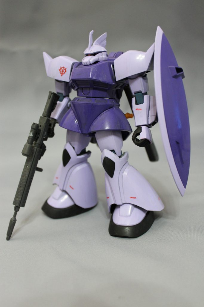 こちらもＨＧです。なんだかＭＧと比べるとのっぺりしているような・・・。脚を延長とかすればよかったのかな。HGUCのゲルググもリバイブして欲しいと思う反面、改修する楽しみがあるんですかね～。（何もしていませんけど・・・）アンテナとトサカはプラ板から起こしましたが、もっとシャープに削ったらよかったのかなー。