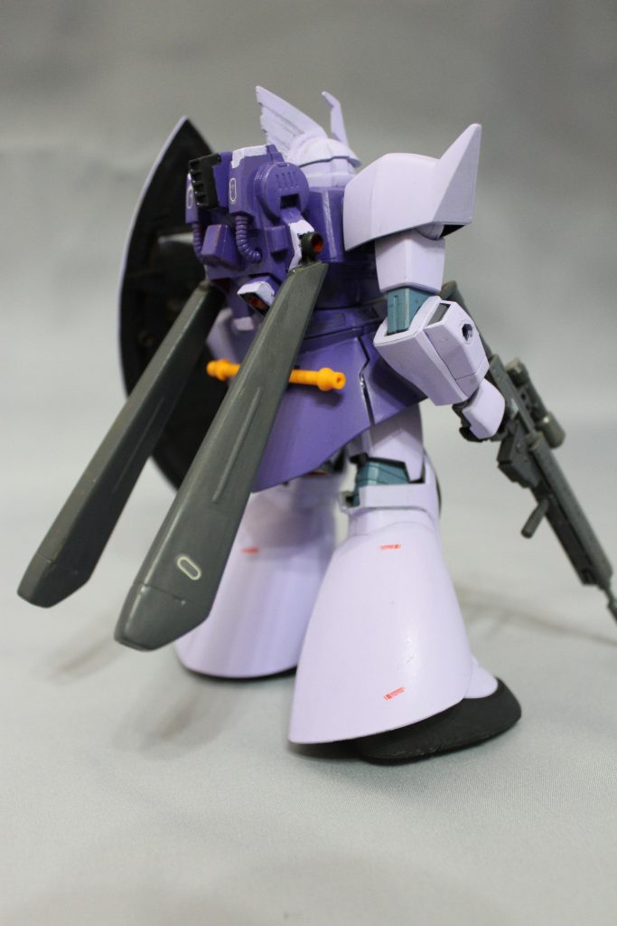 もったいない、と言われそうですが、ＭＳＶジョニーゲルグルからバックパックを持ってきました。ロケットランチャーが短くて嫌だったので、ウエポンセットの試作型ビームライフルに換装しました。最後までご覧いただきありがとうございます。もちろんMY設定は今後も続きますよ～。