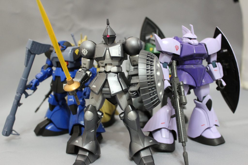 まお艦隊へ配備されたモビルスーツの一部。全部で14機配備されたが、最終的にギャン1機、リックドム1機、ゲルググ4機が旗艦サドラーズウェルズに残り、終戦後もゲリラ戦を行っている―。次は、まお艦隊所属のモビルスーツを紹介させてください。( まだまだ続きますよw またご覧いただけると嬉しいです)最後までご覧いただきありがとうございます。やっぱりガンプラのMY設定は楽しいなー。完全な自己満足です(笑)