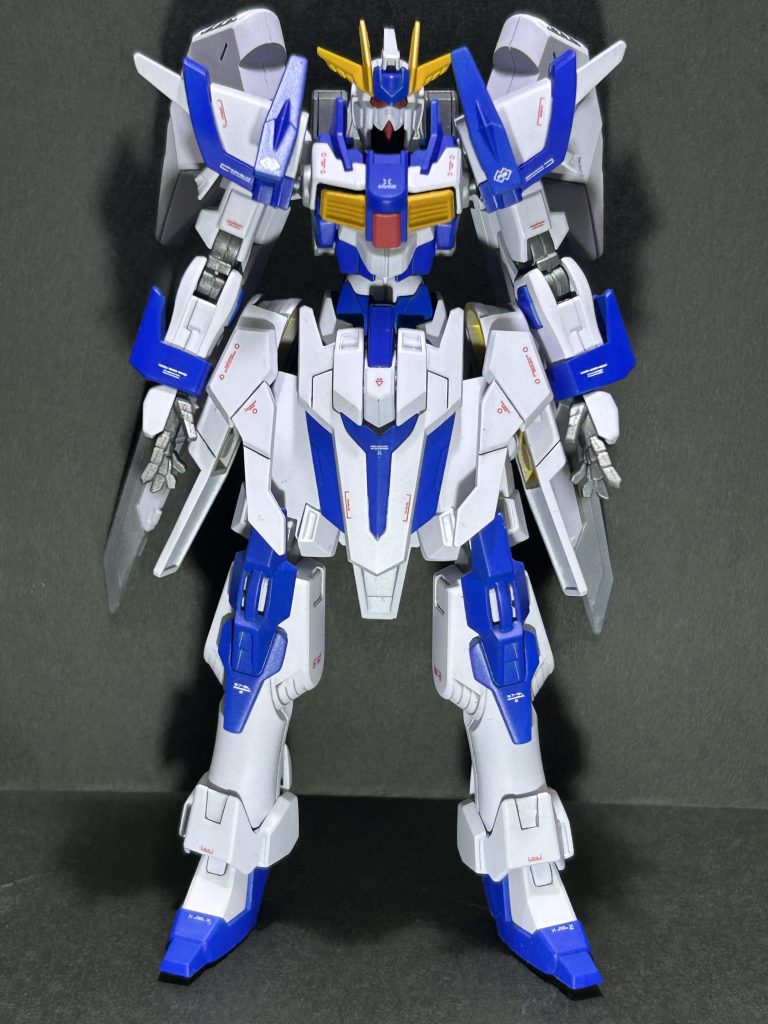 正面から。基本は白ですが少し紫を混ぜて白すぎないようにしていますが、写真だと全く分からないですね💦というか実物みてもあまり分かりません😓ただの白で塗った機体を並べたらわかる感じ位の違いです。