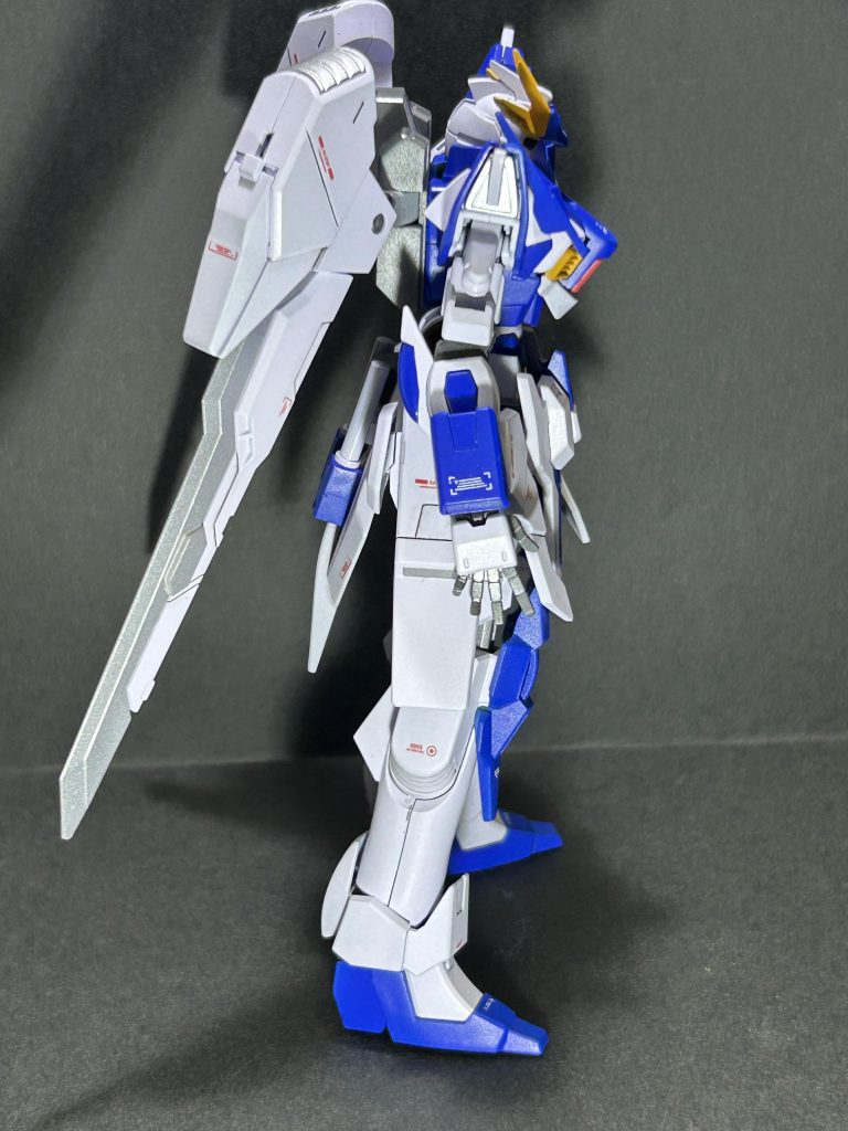 サイド間接はガンメタル。ブレード部分などはシルバーで塗装しています。