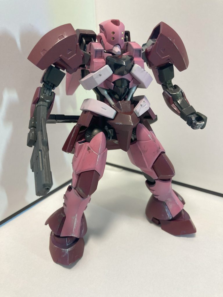 百錬のカラーリングを参考に塗り分け決めて、ざっくりと塗ってます。