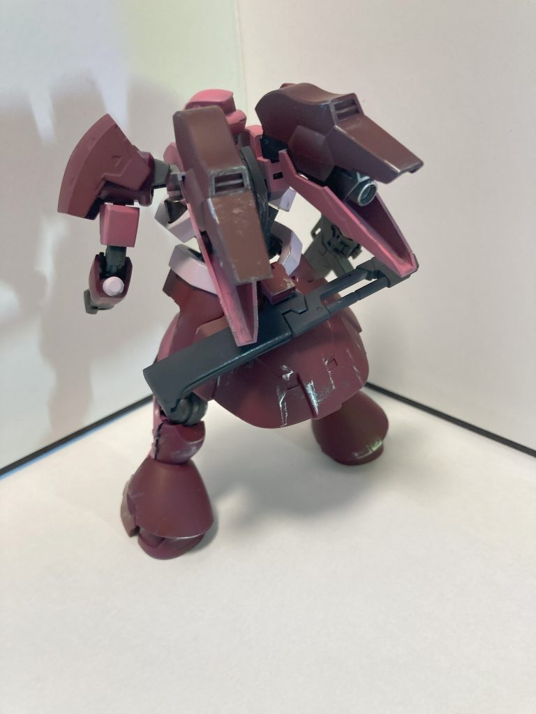 このブースターはミキシングに使いやすいんで、手に入ればまたほしいキットです。老影の格闘装備はメイスが標準ですが、アミダ機ということでソードメイスに変更。