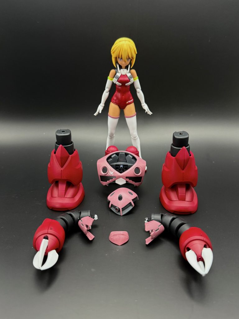 アーマーは差し替えで着脱可能に