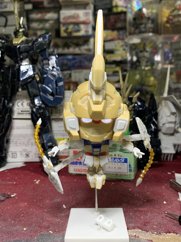 塗装直前画像台座の上に乗ってるパーツが座り用パーツです。