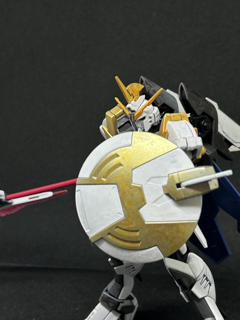 今回は塗装がうまくいかずで少しぐだぐだ感残ってしまいましたが、初のSEEDFREEDOMガンプラミキシングでした。そして今年最後の作品となります。来年は…もう少し塗装面なんとかしたいな(マーカーじゃなく筆とか視野に)。