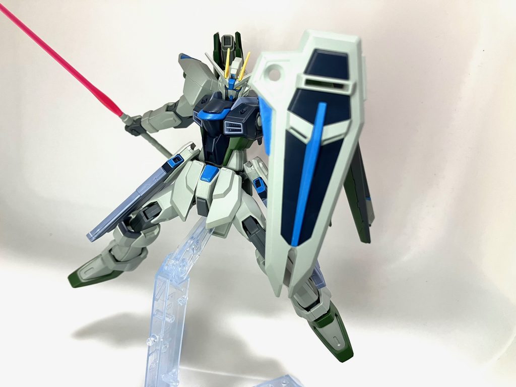 リアルタイプカラーは乗ってるのキラじゃなさそうというイメージで、キラがやらなそうなポーズでアクション!