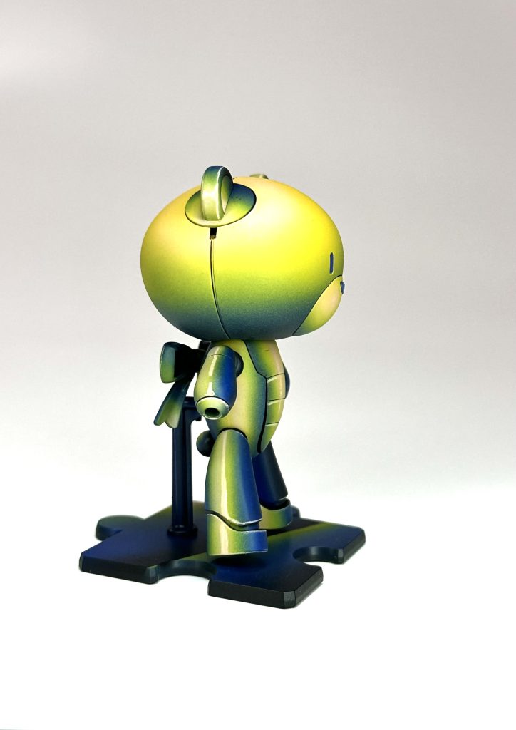 横から。ハイライトはピンクで入れています