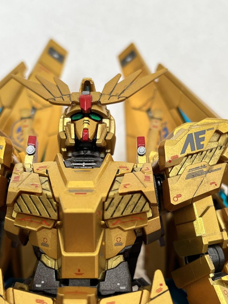 左手用ビームマグナムが無かったので左手パーツと右手用マグナムを加工して装備しました　「マグナム同時撃ちでも肩は壊れませんよ」ってアナハイム・エレクトロニクスの営業さんが言ってました