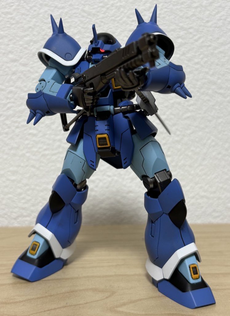 カラーレシピ(うろ覚え)下地 ブラック濃青 MSブルー➕ブルー少々薄青 シアン➕ホワイト大量➕ヘビーブルーグレー白 アルティメットホワイト黒 アルティメットブラック黄 キャラクターイエロー間接、バックパック フレームメタリック1ショットガン、パイプ ガンメタヒートソード持ち手 フレームメタリック2メタリック部分のクリアはイベント限定のガイアノーツメタリック用クリアを使いました。あんまり違いがわからないすね他はスーパースムースクリアーつや消しを使いました。