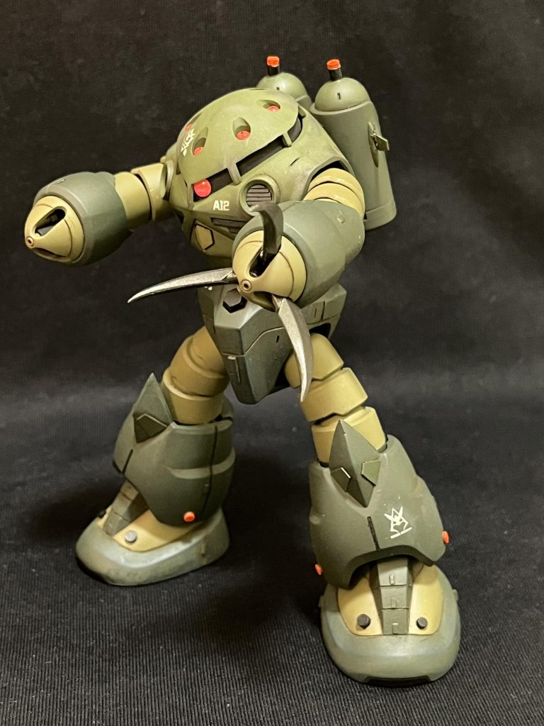 なんか航空機とか見てるとライトを真似して蛍光レッド(一応オレンジでは無いです)をピンポイントに塗ってみました。ー 改装の説明は以上です!!