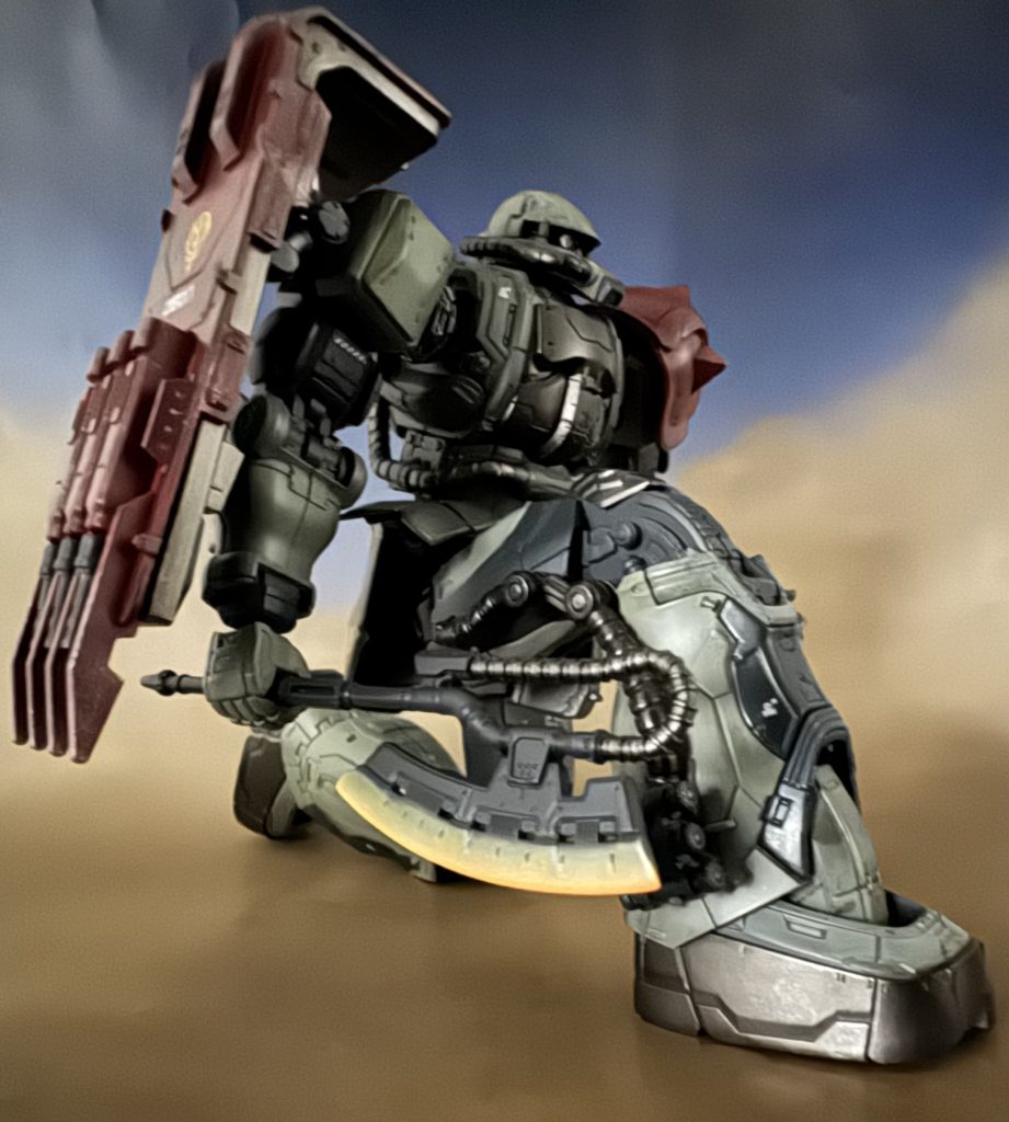 膝をつくザク 激闘は憎しみ深く…か…