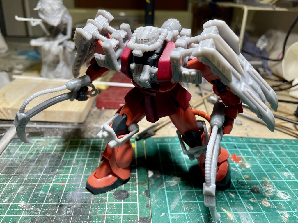 膝アーマーを作るもちょっと貧弱。胸部も変更。