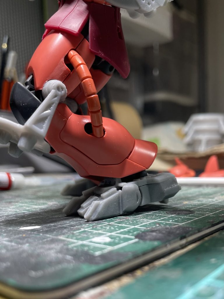 足も思い切って新調。爪が良く地面を掴みます。