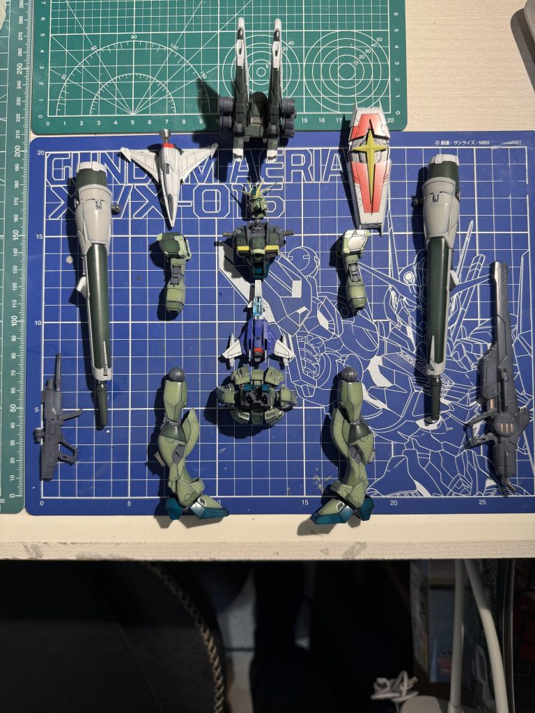 最終組立て直前。パーツ多かった。。無くさないで良かった。。