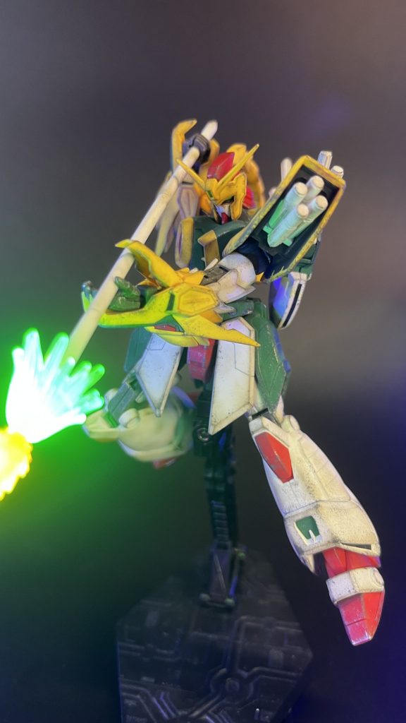 エフェクトパーツやドラゴンクロー、ハンドパーツも豊富で作って楽しい、遊んで楽しい、飾って嬉しい！3拍子揃った名キット！