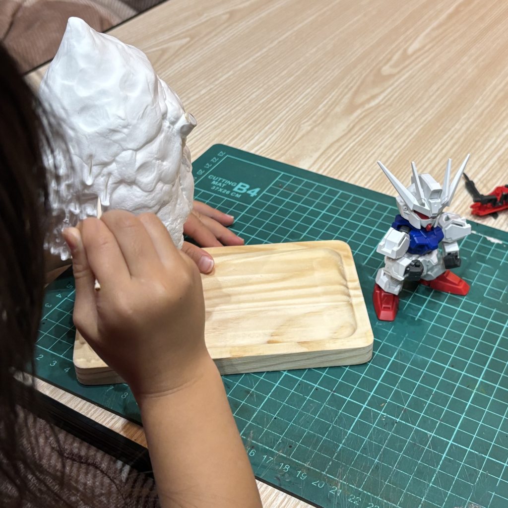 100均アクセサリースタンドに紙粘土でツリーをつくります٩( 'ω' )و