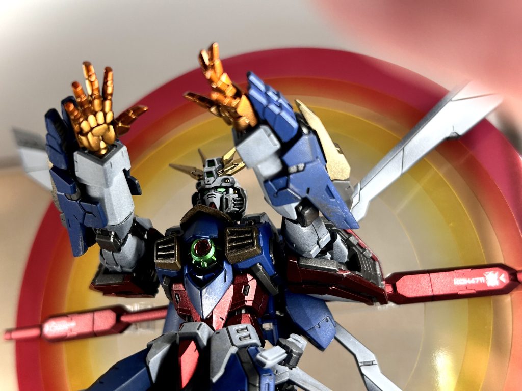 ゴッドフィンガー用手首はオレンジとイエローのキャンディ塗装を指先向かってオレンジを濃くし、全体に薄くレッドのパールを吹き付け仕上げています。