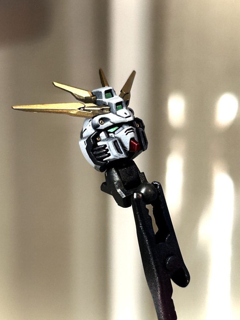 顔もすごい造形でめっちゃカッチョいい。