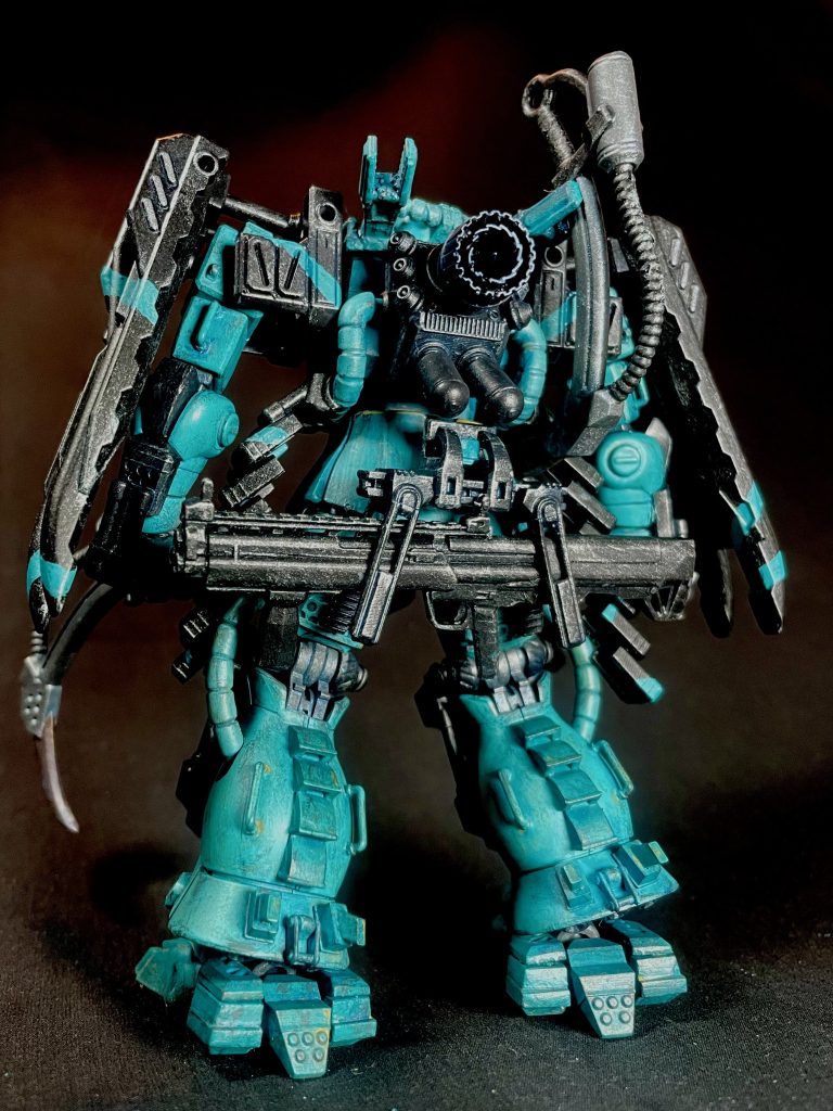 背面にはズダでお馴染みの土星エンジンを装備。ショットガンは実銃をスケールアップして装備。