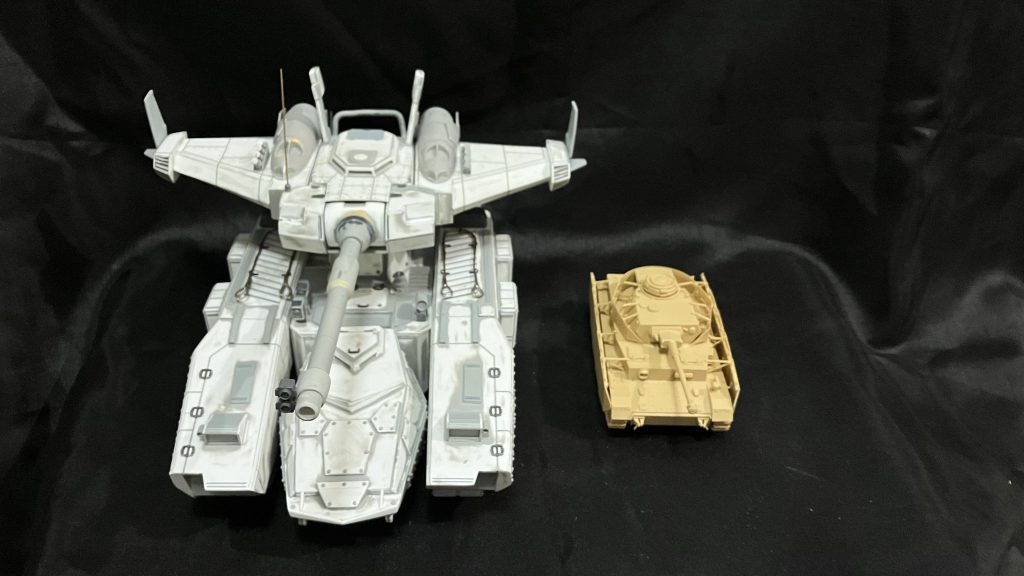 9割プラ板などのプラスチック、1割ポリパテとレジンほぼseria製のプラ板を使用、大事な所はwave製seriaのプラ板は12〜13枚は使ったかも〜大きさ比較で1/48 Ⅳ号戦車H型と並べました