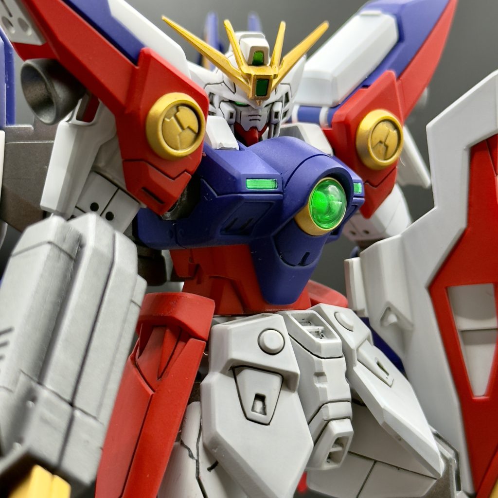 合わせ目消し、C面エッジ出し、シャープ化、スジボリなどなど、細々と手を入れてはいるのですが、改造などはほぼしていません。フロントスカートだけ、パテでちょっと延長しました。制作期間中に指を怪我したり、色々あって、部分的にかなり雑になってしまったのですが修復する気力もなく、ごまかしながら作りました。。